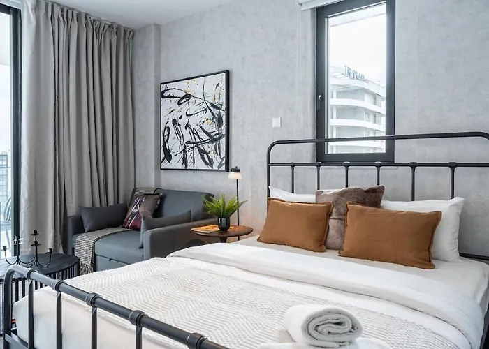 Апартаменти Dusk - Harmonic By 49 In Mackenzie *